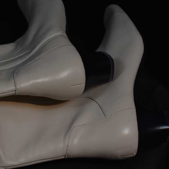 Light cream Leather Boots SZ 8 and New Chadwicks - Picture 7 of 9
